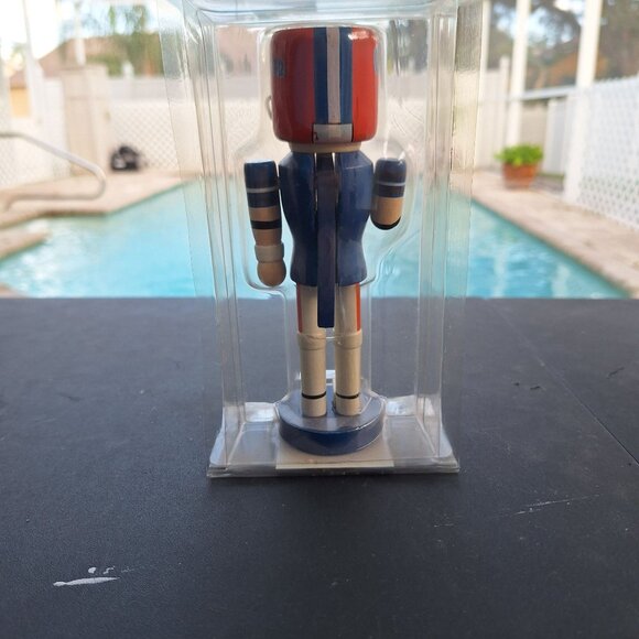 FLORIDA GATORS SPORTS COLLECTORS SERIES FOOTBALL NUTCRACKER IN ORIGINAL PACKAGIN - Picture 3 of 6
